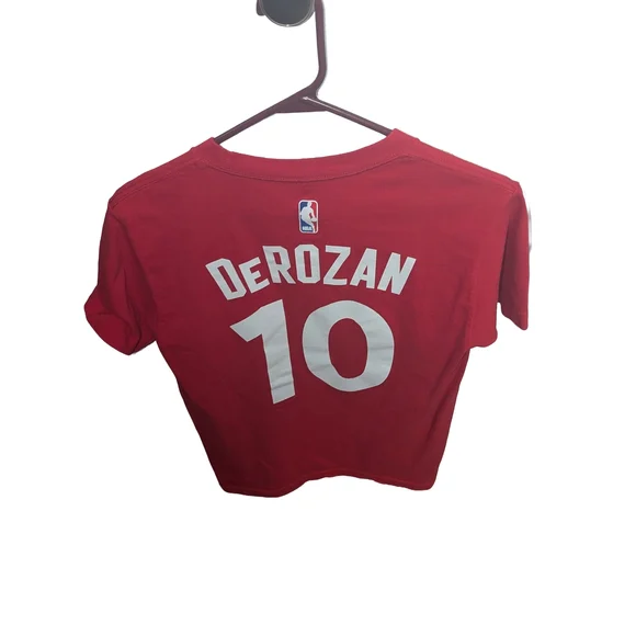 Men's Red Toronto Raptors Demar DeRozan Player T-shirt - Picture 5 of 5